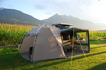 Verkoop van achtertent en zijluifel voor camper.